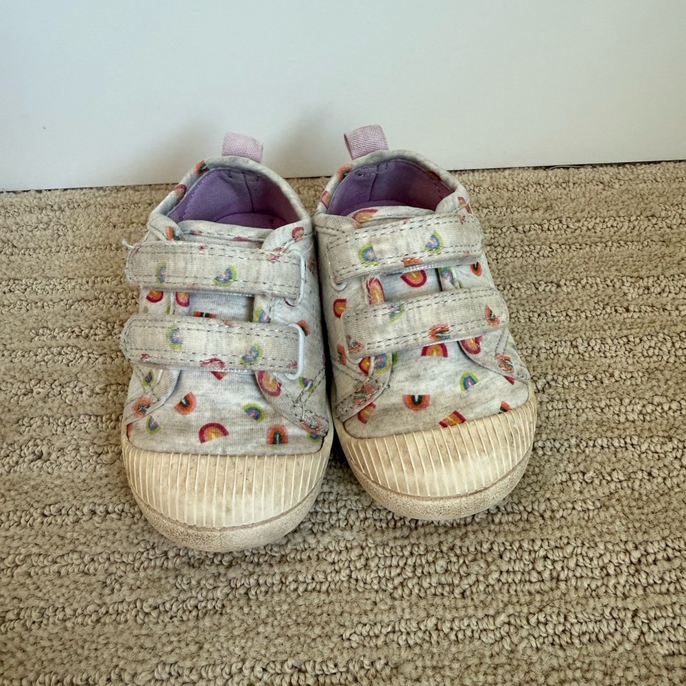 Cat & Jack Parker Sneakers size 6 - gray w/ rainbows